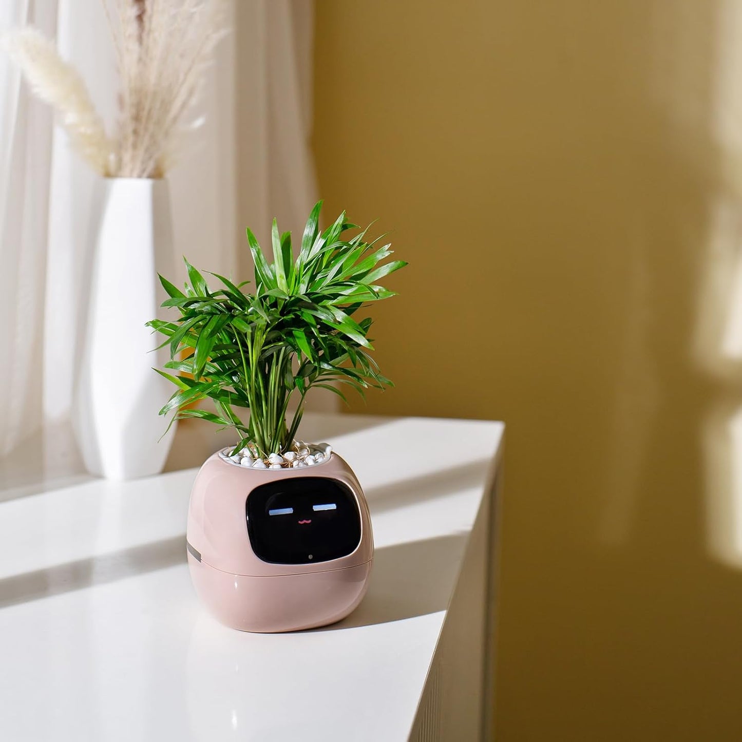 Sproutly - AI Smart Planter with Expressions